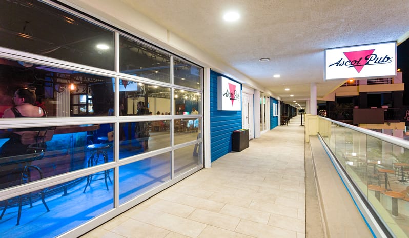 The Village Tavern - Sonesta Maho Beach Resort